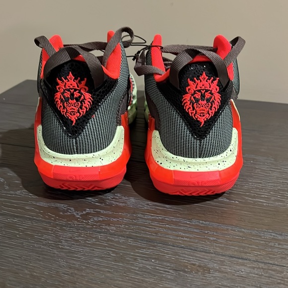 Lebron Witness VII, NWOT - Picture 3 of 6